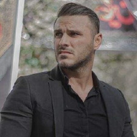 دانلود آهنگ آرمین زارعی به نام یه عمره با خاطراتت درگیرم تصویر مطلب