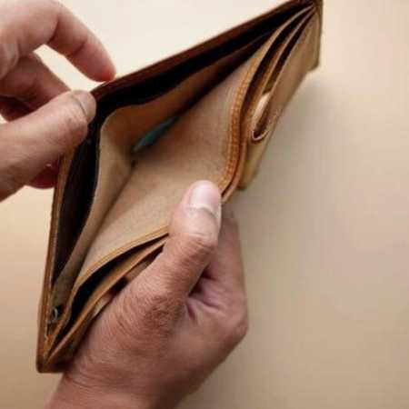 عصبیم بداخلاقم چون پول ندارم